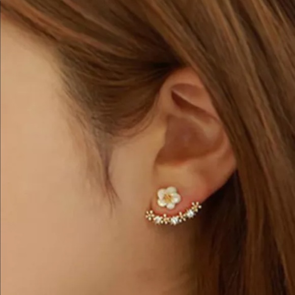 Daisy Flower Earring Studs Silver Plated Gold NEW - Picture 2 of 7